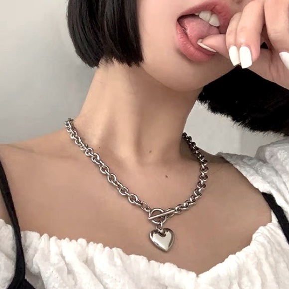 💎BOGO‼️ Stainless Steel Silver large chain Necklace Heart pendant - Picture 4 of 8